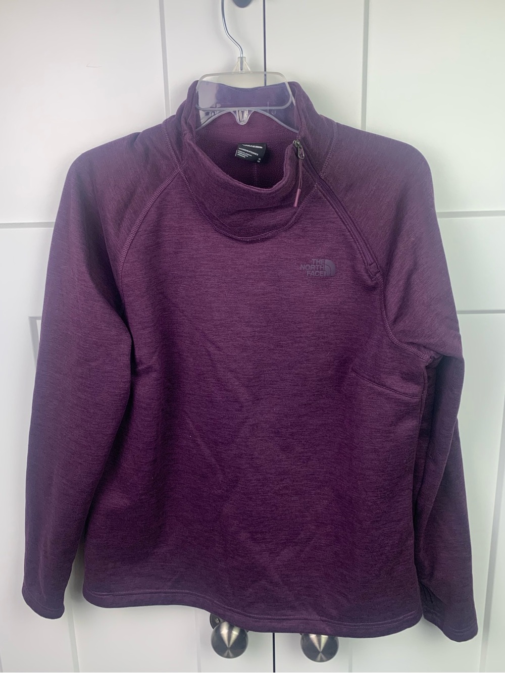 The North Face Women’s XL Purple Fleece 1/4 Zip Sweatshirt Mock Neck Logo